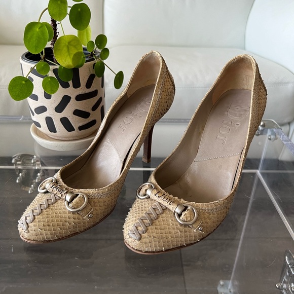 DIOR | MISS DIOR SNAKE SKIN PUMPS (BEIGE) - Picture 1 of 10